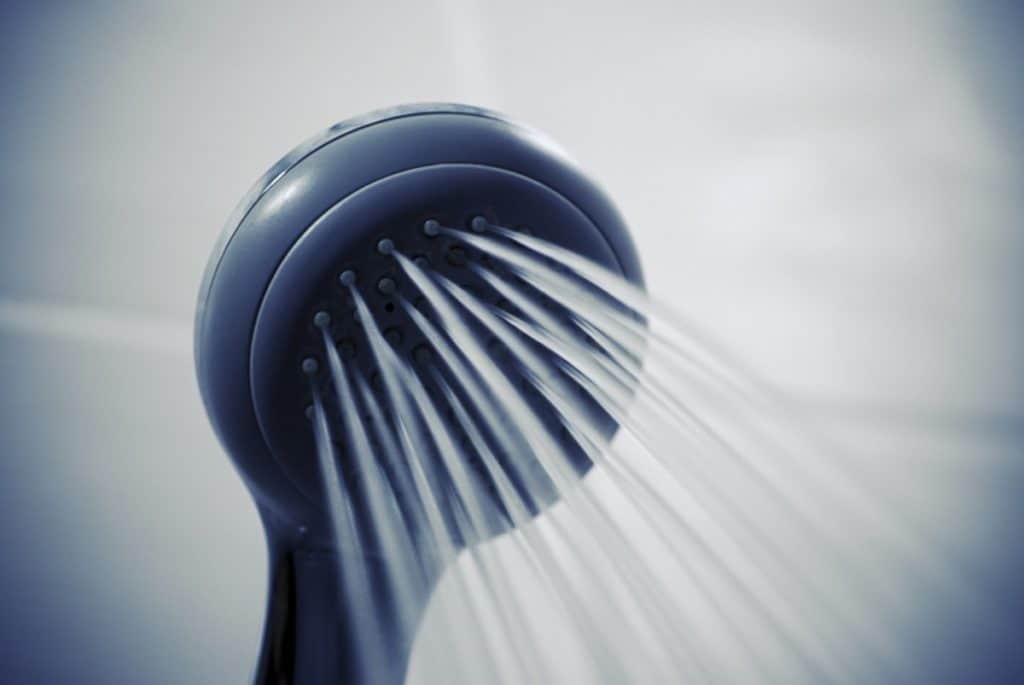 benefits of showering with cold water in the morning