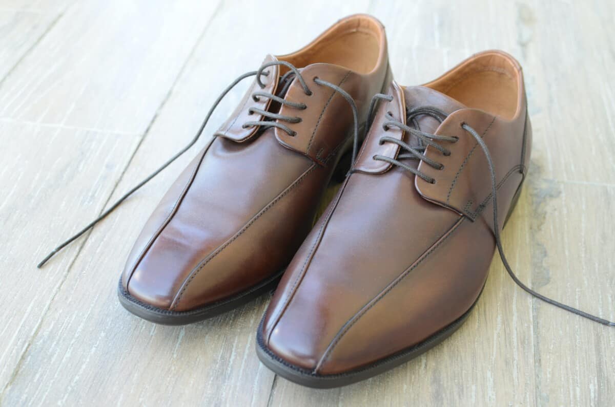 Can I Wear Brown Shoes With A Black Shirt?