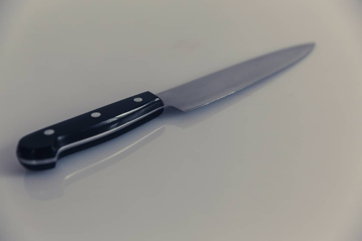 How Do Self Sharpening Knives Work?