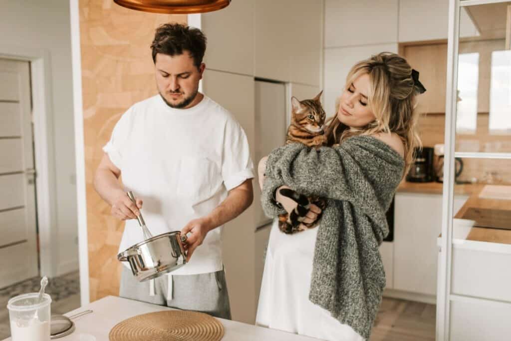 How do you make a fun date in cooking