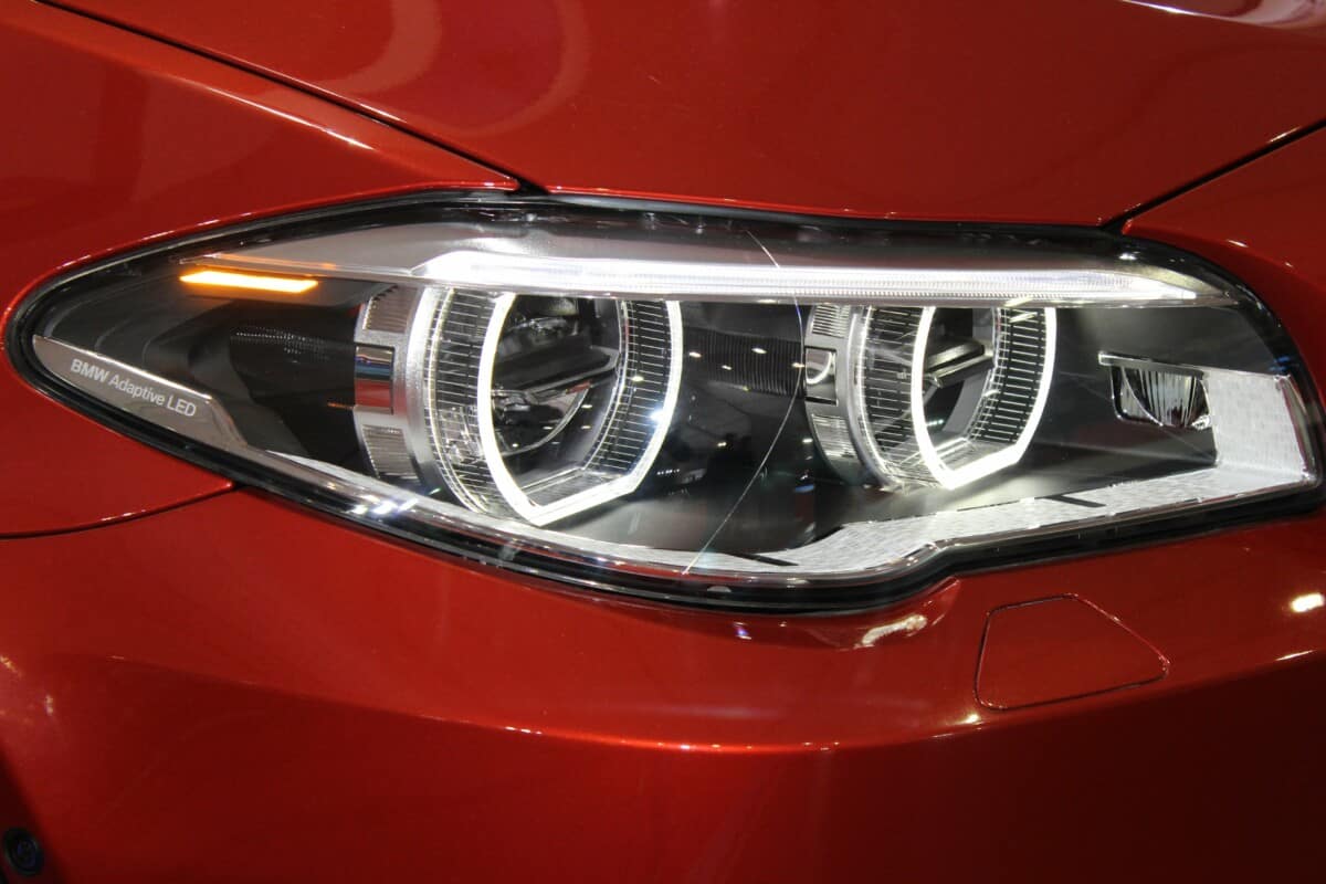 How to Clean Car Headlights With Home Remedy